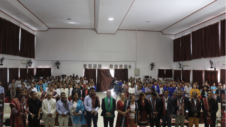 a Integração do Tais no Currículo Escolar